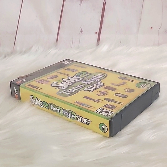 Vintage The Sims 2 Teen Style Stuff PC Game With Inserts - Picture 6 of 7